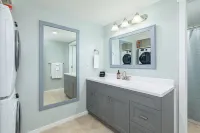 The Alpine - Central Collingwood Condo Hotels in Collingwood