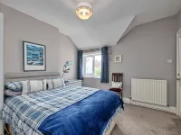 Penrhyn Avenue Hotels near Harlequin Puppet Theatre