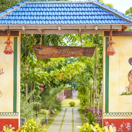 Kaadgal Resort