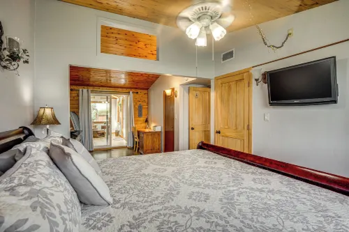 7 Mi to Eldorado Marsh: Family Home w/ Pool - Alojamientos