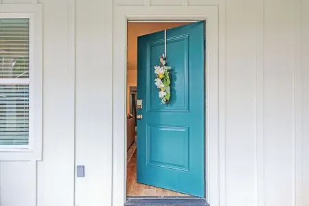 Peacock Cottage/3 blks to downtown Nac/King Bed/WiFi/Covered Parking