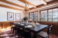 Cathedral by AvantStay Charming Secluded Estate w Sauna Pool Table Views of the Rolling Hills