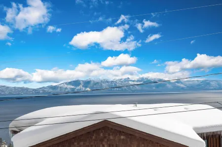 Chickadee by AvantStay Modern A-Frame Cabin