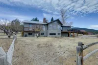 Spacious Hotchkiss Home w/ Stunning Mountain Views - Wifi