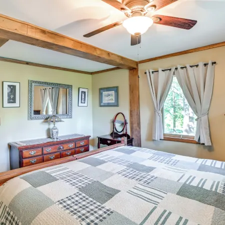 Screened Porch! Lakefront Gem in Boyds Branch Bay