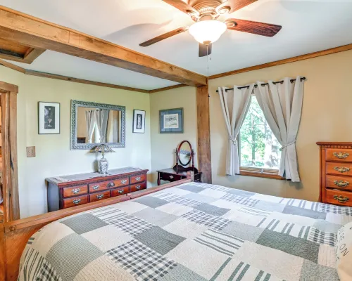 Screened Porch! Lakefront Gem in Boyds Branch Bay Hotels in Calloway County