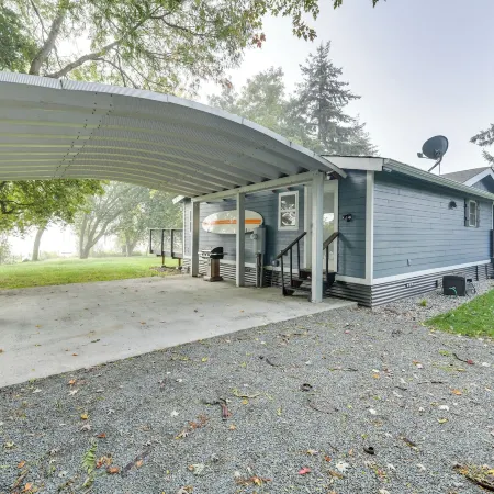 Lakefront Mount Vernon Home w/ Private Dock!