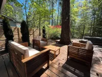 Cozy Mountain Home with Hot Tub and Wifi in Rhododendron