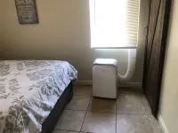 Adorable 2 bedroom 1 bath house pet friendly nearby shopping and hospital