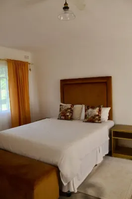 2 Bedroomed House with a Lovely Garden - 2177 Hotels in 