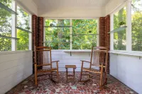 Midtown Brick Cottage 3BR, 2BA • 15 Mins to Ft Moore