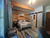 Luxury Laurel Lake Retreat-Private Home Near Holly Bay w Fishing Pond EV CHARGER