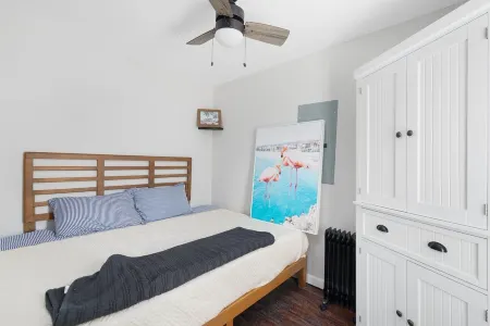 5 Minute Stroll to the Beach - Charming 3-bedroom in Narragansett with AC