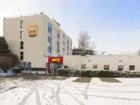 هوتل إف 1 إيني ماسي يجي