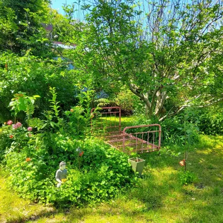 Beautiful beachside house and garden - 2 minutes from the beach!