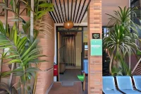 Mono Coliving Pakis, Surabaya Hotels in Sawahan