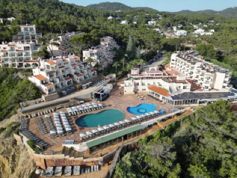 Invisa Hotel Club Cala Verde โรงแรมใกล้ตลาด Las Dalias Hippy Market