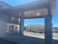 Seven Seas Inn & Suites