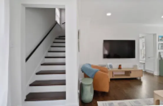 Downtown 2 BR Cottage w/ King Bed Hôtels à : Valparaiso