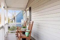 Charming 2BR Walkable to Swamp Rabbit Trail Hotels in Parker