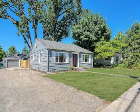 Minutes from oregon wine country and walking distance from George Fox University Hotels in Newberg