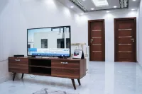 Premium Swiss Residence Rehab فنادق في مدينة الشروق