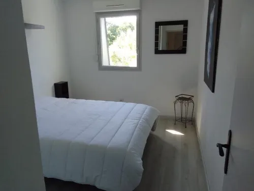 "Les Baigneurs" Apt  Very Quiet in Resi 2 Bedrooms and Balcony. Private Parking Lot