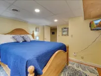 Stunning Waterfront Lake House! Hotels in Wakefield