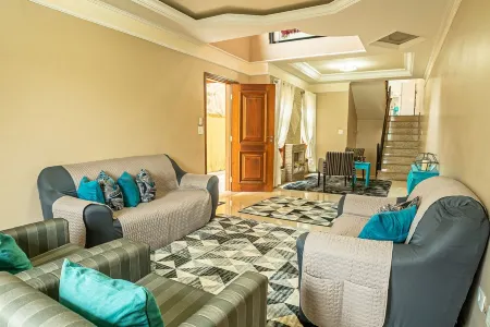 Sobrado Aconchegante na Capital de SP Com Diversos Quartos, Suítes e Piscina Отели рядом с достопримечательностью «Зоопарк Сан-Паулу»