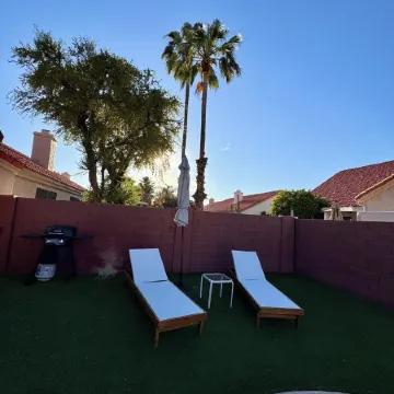 Spacious 4-bedroom home with pool, Walk to beautiful Freestone Park.