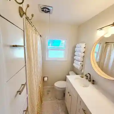 Birdy Bungalow-3BR, hot tub, near Olympic NP, AC, Wifi Rooms
