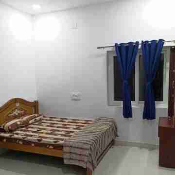 F1 bedroom hill view unit with covered parking Rooms