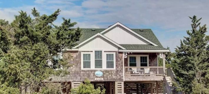 Come Seas the day at this beautiful beach house! Hotels in Kinnakeet