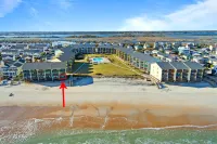 The Endless Wave: Oceanfront Condo, Sunrise View, Pool, 1-mile to Dining & Pier