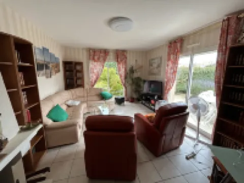 Villa de Charme à 2 kms de la Plage, Conviviale, Idéale en Famille ou Entre Amis Hotels in Olonne-sur-Mer