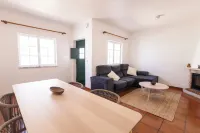 Casa de Férias Familiar em Frente à Praia de Almograve Hotel a Longueira / Almograve