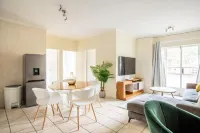 Charming 2-bedroom apartment with AC, WiFi in fantastic Korçë