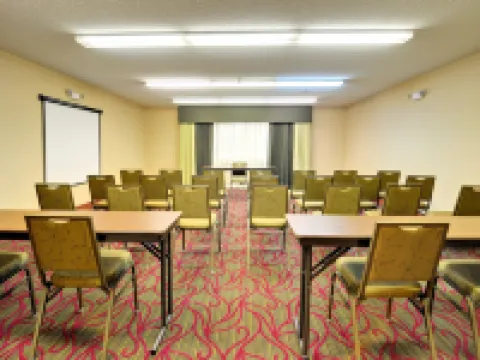 ハンプトン イン アテネ アセンズのホテル