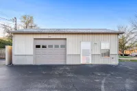 The Bourbon Garage- walking distance to Buffalo Trace!