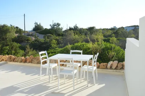 Thyme Studio - Nestled in the sand dunes, 20m from the free beach