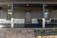 The MarCupial, Modern 2Br Near Round Top, Lake Somerville & Aggie Game Day!