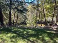 Charming 2-Bedroom Cabin on the River in Beaverton