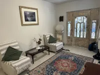 Beautiful entire home near Plaza Patio Mall