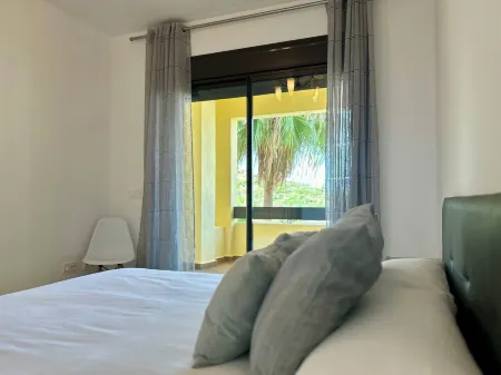 Fantastic And spacious 2-bedroom apartment in beautiful Manilva with sea view.