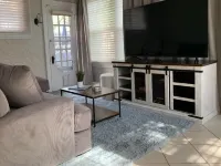 Charming 2-bedroom house within walking distance to Washu and Downtown Clayton