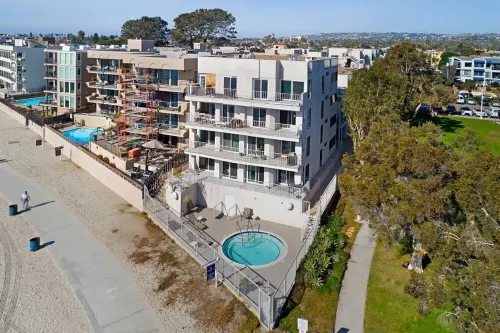 Beach Front Home, Hot Tub, View, Parking! - Apartemen