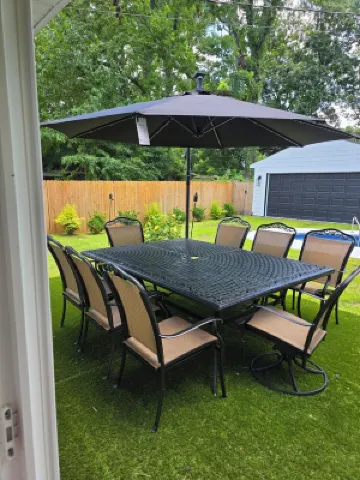 4-bedroom house in charming Savannah with a feel of new fun. Getaway to Paradise