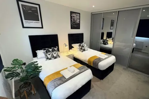 Luxury Apartment with Skyline view