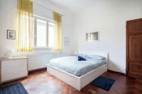 Cinque Terre breakfast home with optional access to Pool, Sauna and Jacuzzi Hoteles en Sarzana