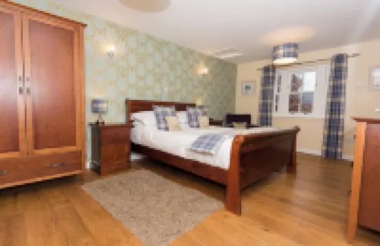 Gorgeous 2 Bed Cottage Near Glenshee. Hot tub, Garden, Child & Pet Friendly